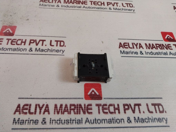 Schneider Electric Vz7 Auxiliary Contact 690v