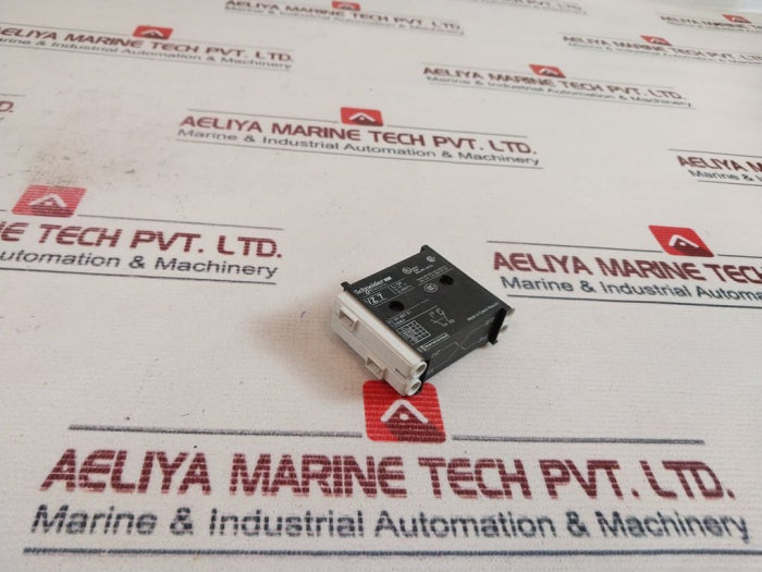 Schneider Vz 7 Auxiliary Contact Block 600V Ac 12A