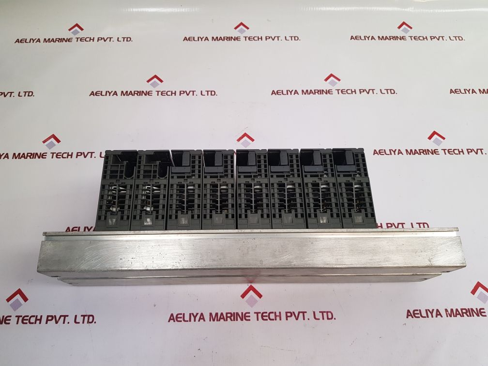 Siemens Et200M/Link 153-2Ba02-0Xb0,331-7Kf02-0Ab0 Module Rack