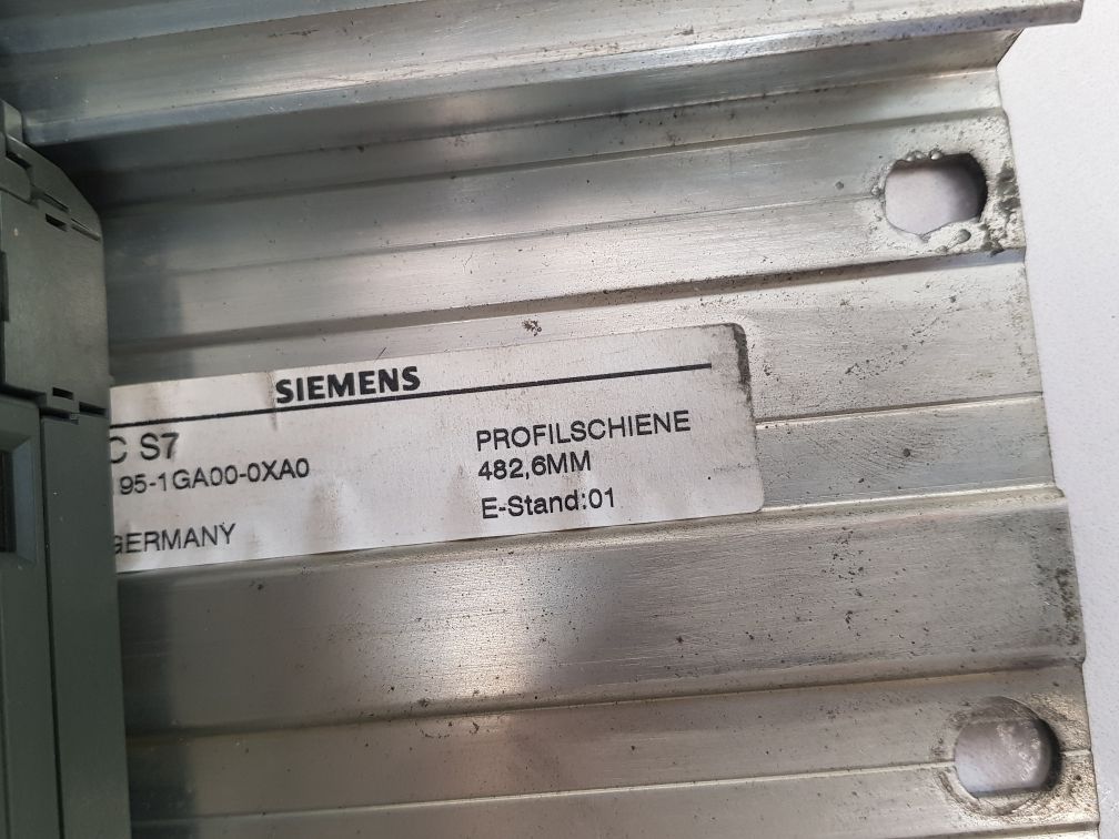 Siemens Et200M/Link 153-2Ba02-0Xb0,331-7Kf02-0Ab0 Module Rack