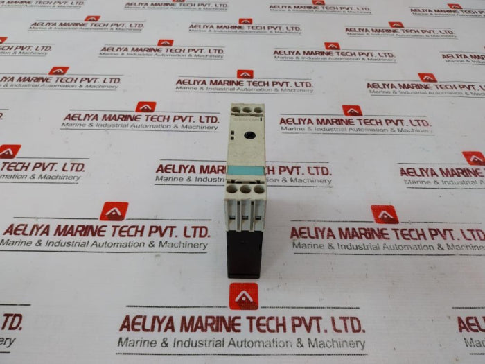 Siemens 3Rp1513-1Ap30 Timing Relay 200-240V 50/60Hz 5-100 Secs
