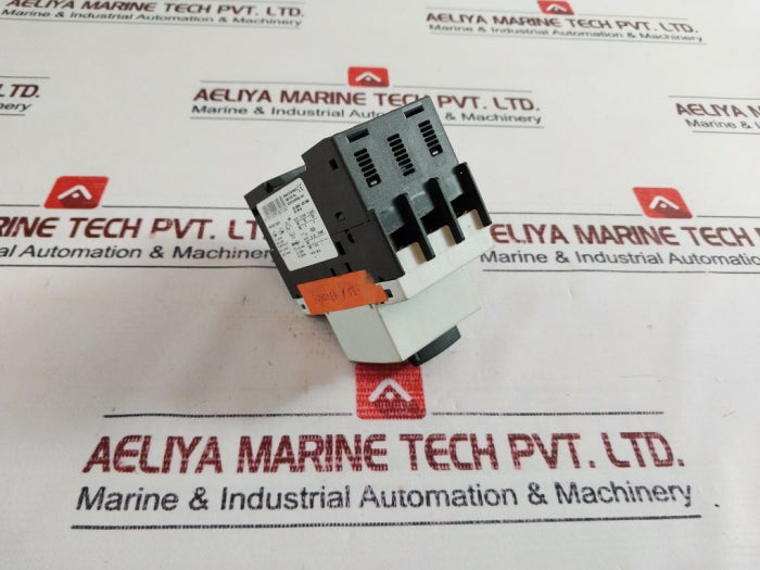 Siemens 3Rv1021-1Da10 Motor Starter Circuit Breaker 42A 50/60Hz