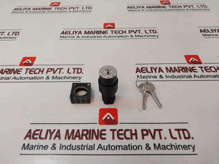 Siemens 3Sb3 000-4Md01 Emergency Key Switch E7Swch-3Sb30004Md01