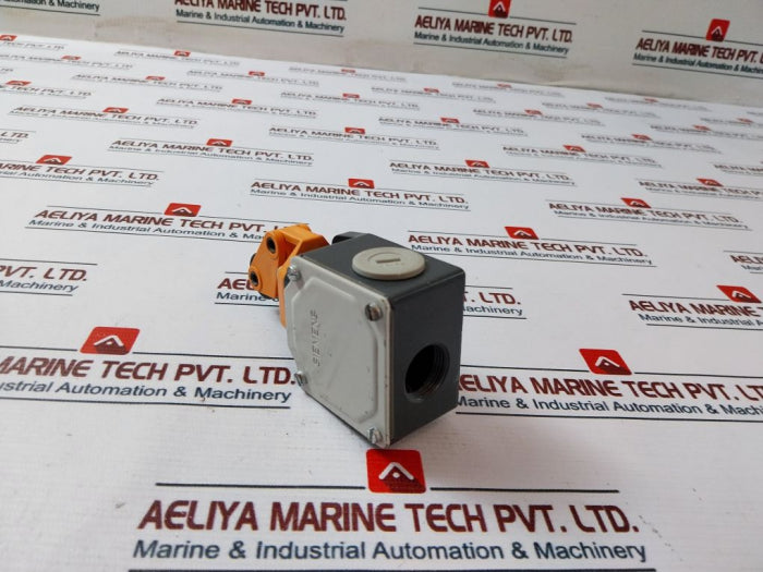 Siemens 3Se3 100-0E Limit Switch 500V Ip67
