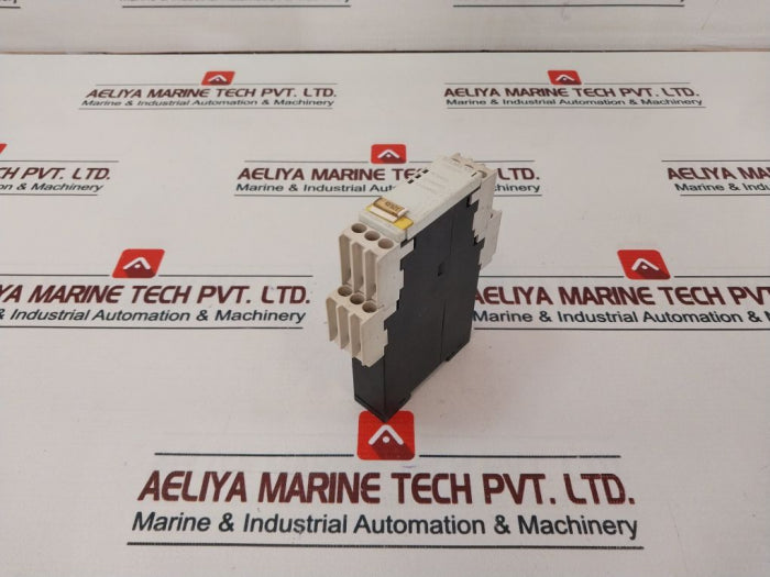 Siemens 3Tk2824-1Cb30 Safety Relay 300V