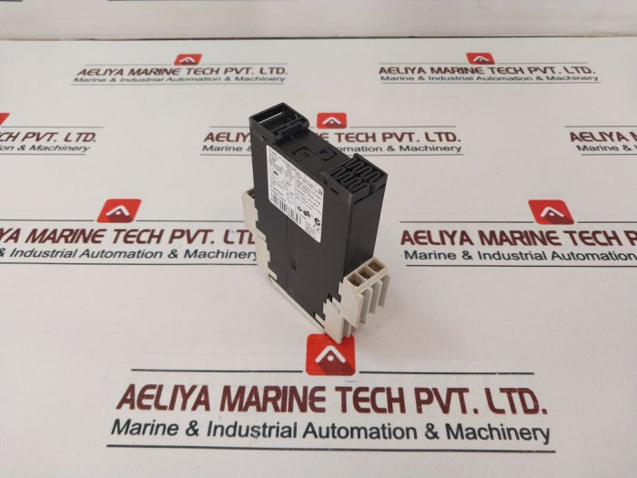 Siemens 3Tk2824-1Cb30 Safety Relay 300V