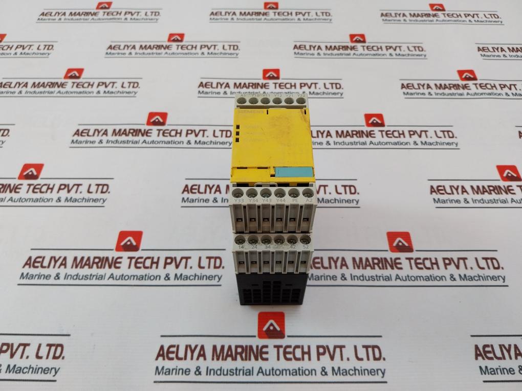 Siemens 3Tk2825-1Al20 Safety Relay 230Vac