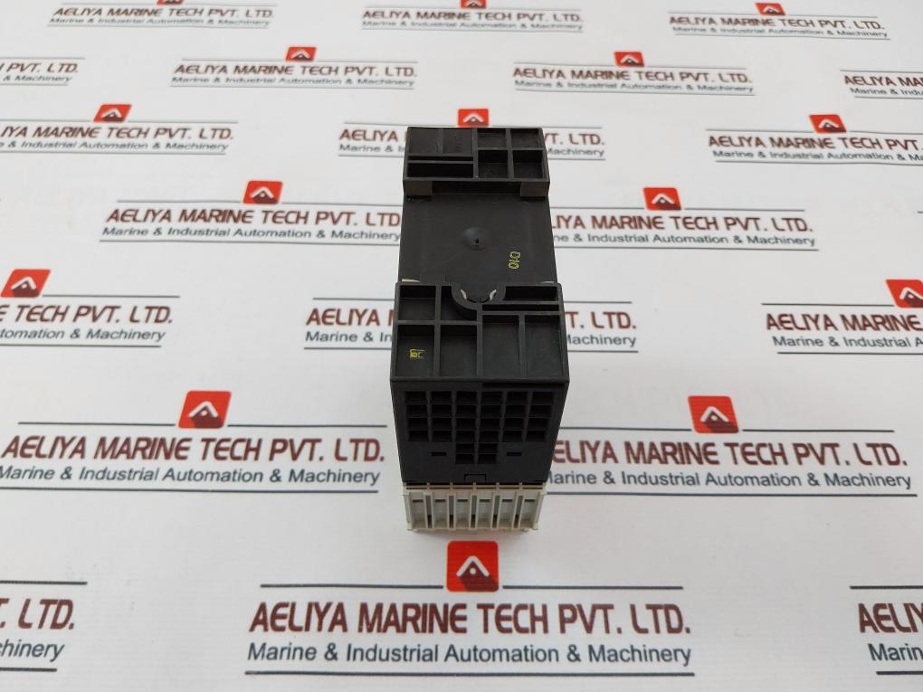 Siemens 3Tk2825-1Al20 Safety Relay 230Vac