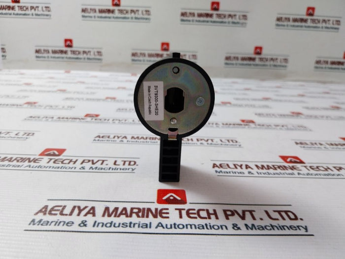 Siemens 3Vt9300-3He20 Black Rotary Handle With Lock