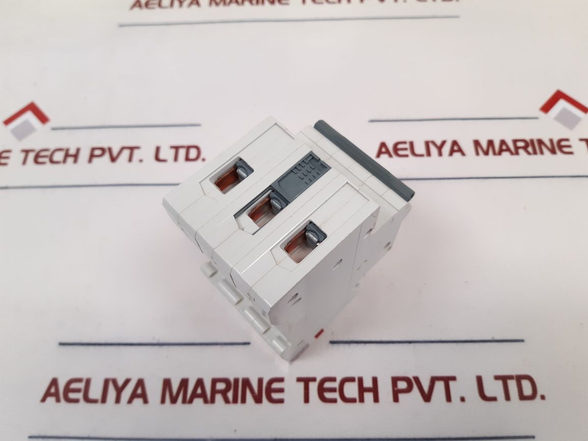 Siemens 5Sl6325-7 Circuit Breaker Air Switch C25