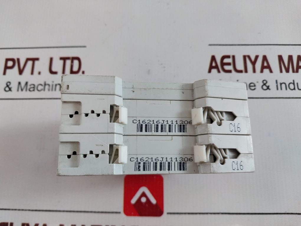 Siemens 5Sy62 Auxiliary Circuit Switch Mcb C16 5Sy6216-7 440V 16A 15Ka