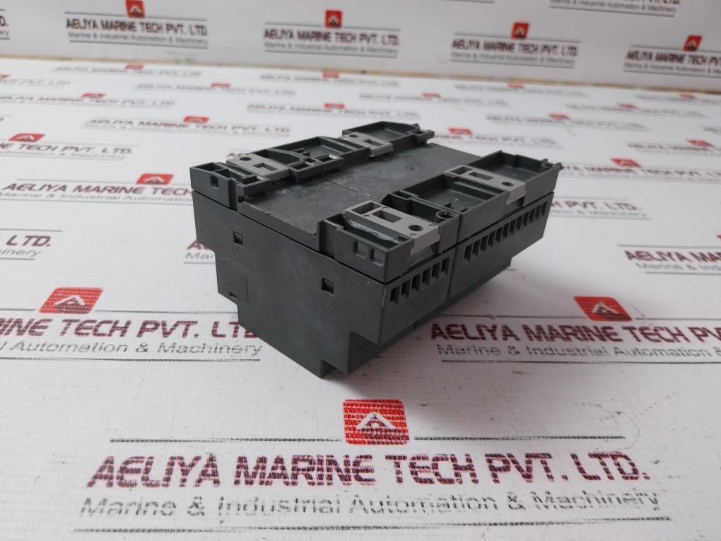 Siemens 6Ed1 055-1Nb10-0Ba0 Digital Input Output Module Dm8 12/24R