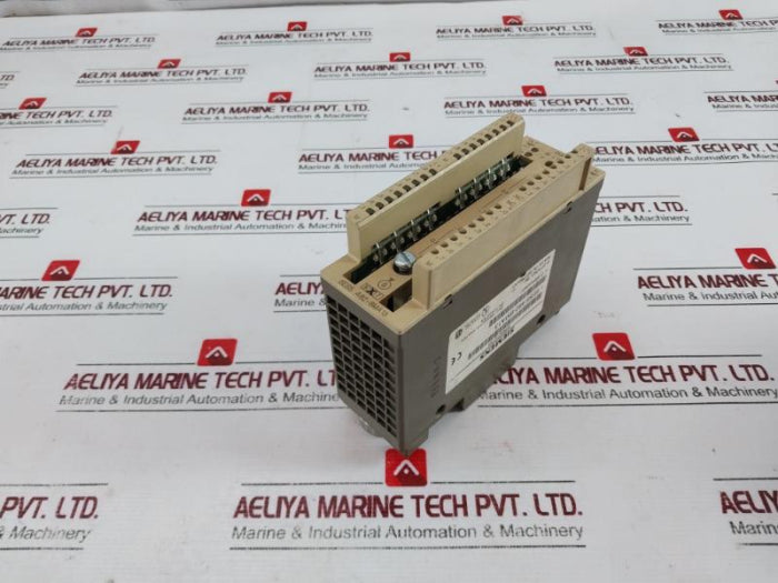 Siemens 6Es5 482-8Ma13 Digital Input/Output Module