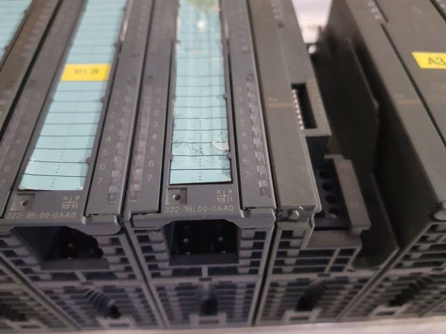 Siemens 321-1bl00-0aa0,153-2ba02-0xb0 module with 6es7 195-1ga00-0xa0 simatic ra
