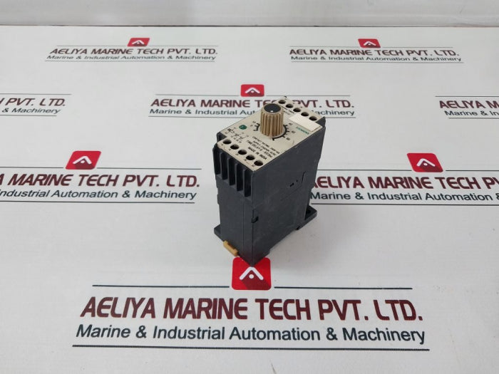 Siemens 7Pu2240-2Bn32-0Z On Delay Electronic Timer 6-60 Sec.