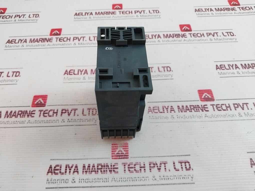 Siemens 7Pu4140-2Bb30 Time Relay 50/60Hz 7Zx1012-0Pu40-4Aa1