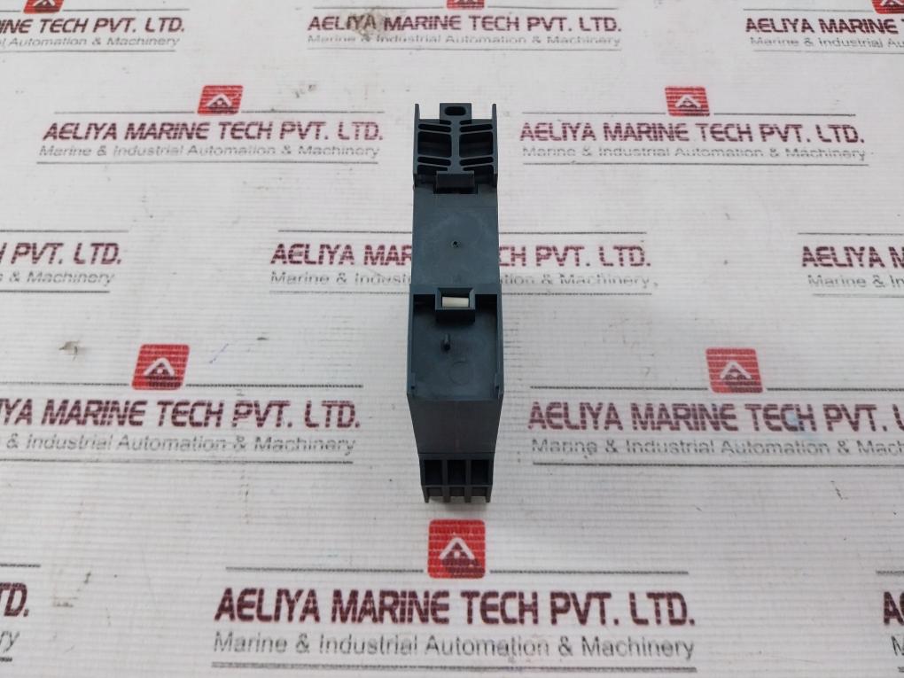 Siemens 7Pu4320-2Bn20 Multifunction Time Relay 50/60Hz