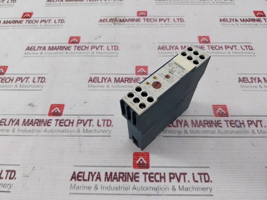 Siemens 7Pu4320-2Bn20 Multifunction Time Relay 50/60Hz