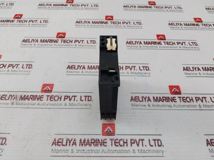 Siemens 7Pu6020-2Nn20 Time Relay Ac 220-240V 50/60Hz