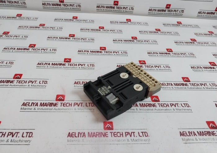 Siemens 6es5700-8ma11 Simatic S5 Bus Module 330 Gm