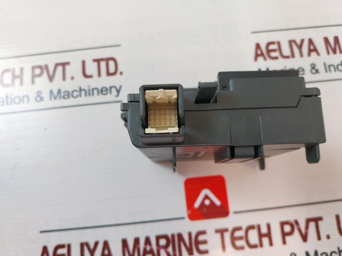 Siemens Simatic Et200 1P 6Es7 195-7Hc00-0Xa0 Bus Module