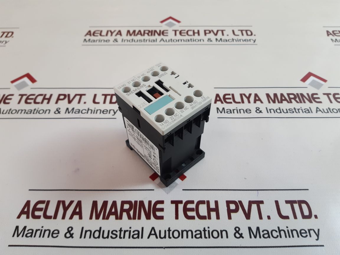 Siemens 3Rh1122-1Ar10 Relay 10A 600V Ac