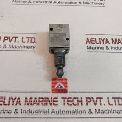 SMC VM22 Roller Lever Pneumatic Manual Control Valve