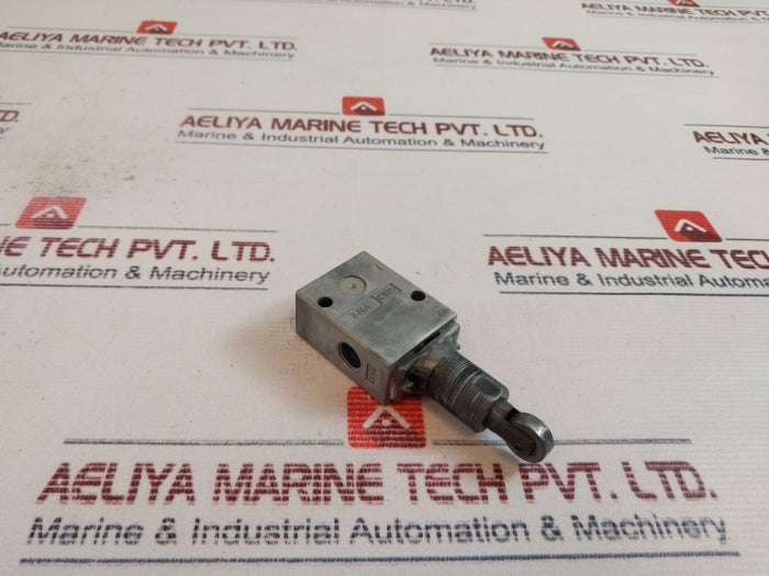 SMC VM22 Roller Lever Pneumatic Manual Control Valve