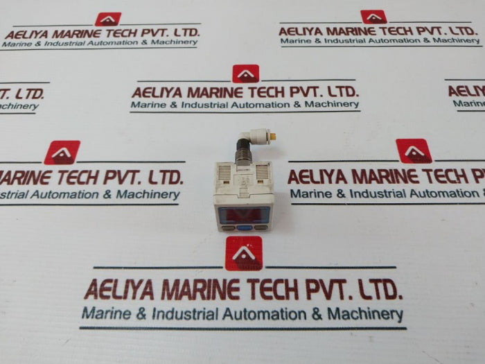Smc Zse30-01-25-m Pressure Switch 12-24Vdc