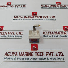 Smc Zse30-01-25-m Pressure Switch 12-24Vdc