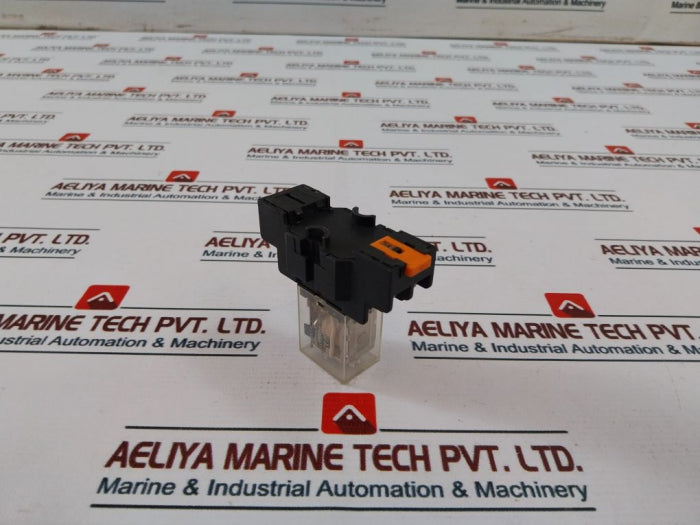 Soke Jqx-13F-ly2C Relay With Base 10A 250Vac 30Vdc