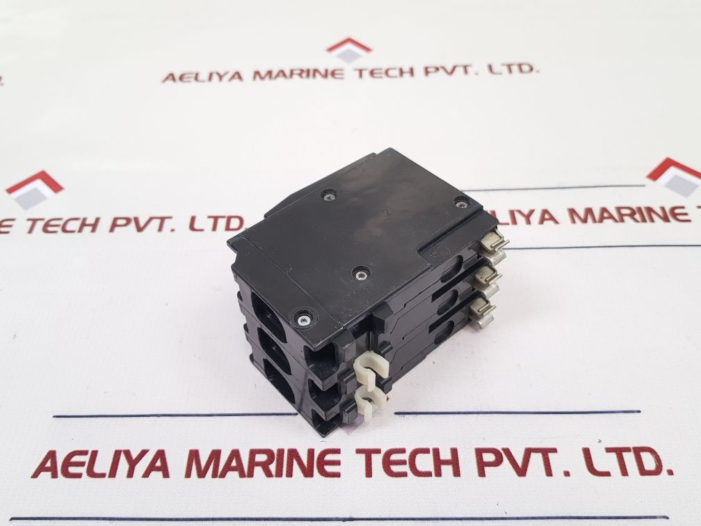 Square D Q03100 Circuit Breaker 3 Pole Unit