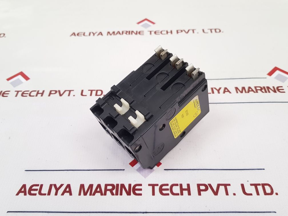 Square D Q03100 Circuit Breaker 3 Pole Unit