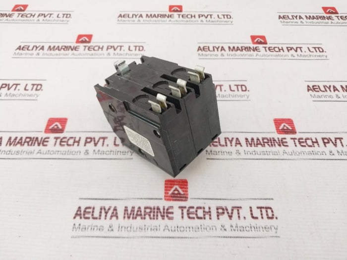 Square D Qo330 3-pole Circuit Breaker 30A 50/60Hz