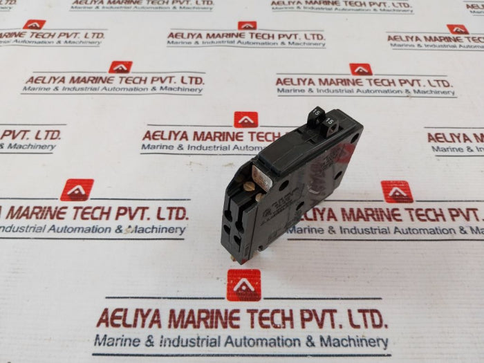 Square D Qot Tandem Circuit Breaker 120/240V 50/60Hz