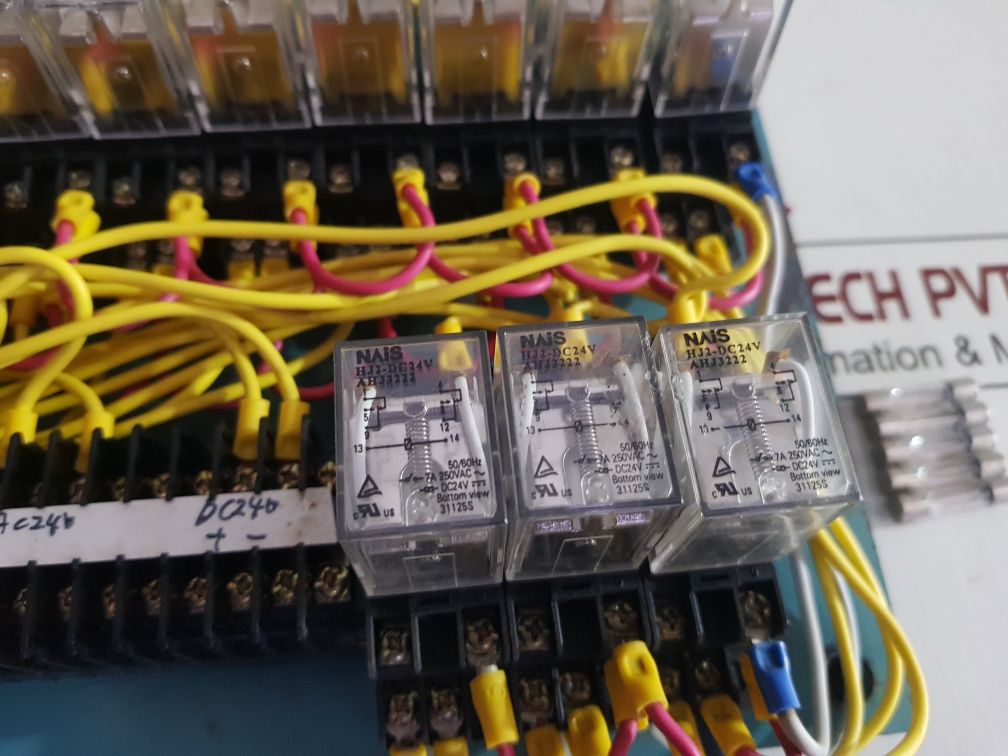 Omron B7A-R6F11 Transistor I/O Link Module With Relay and Socket Assembly