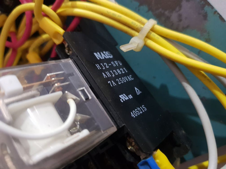 Omron B7A-R6F11 Transistor I/O Link Module With Relay and Socket Assembly