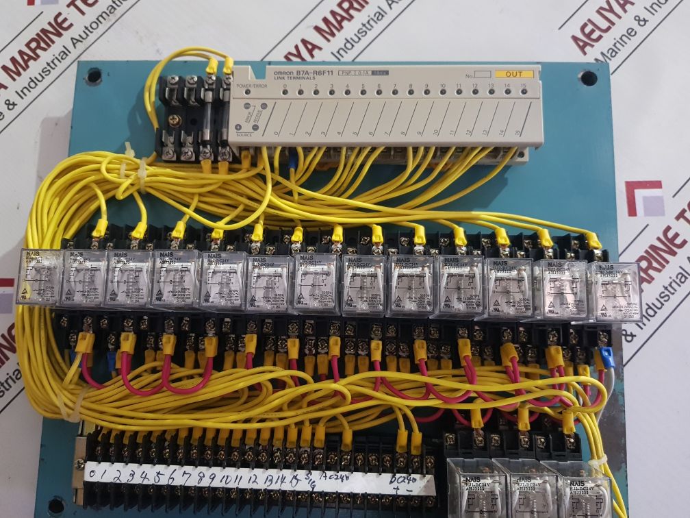 Omron B7A-R6F11 Transistor I/O Link Module With Relay and Socket Assembly