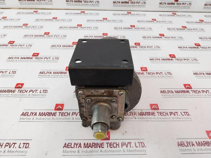 Switzer Gk 201 02 A6K 2 Pressure Switch 833501097 Used