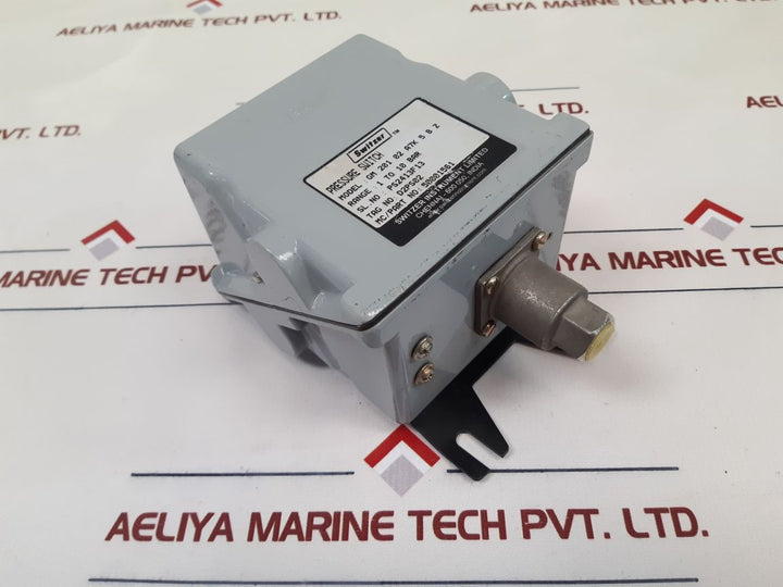 Switzer Gm 201 02 A7K 5 B Z Pressure Switch 50001561 - Aeliya Marine Tech