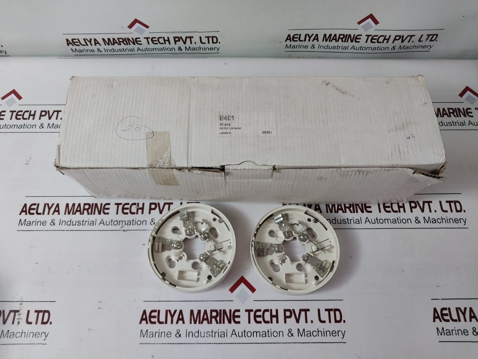 Lot of 13X System Sensor B401  Plug-In Detector Base
