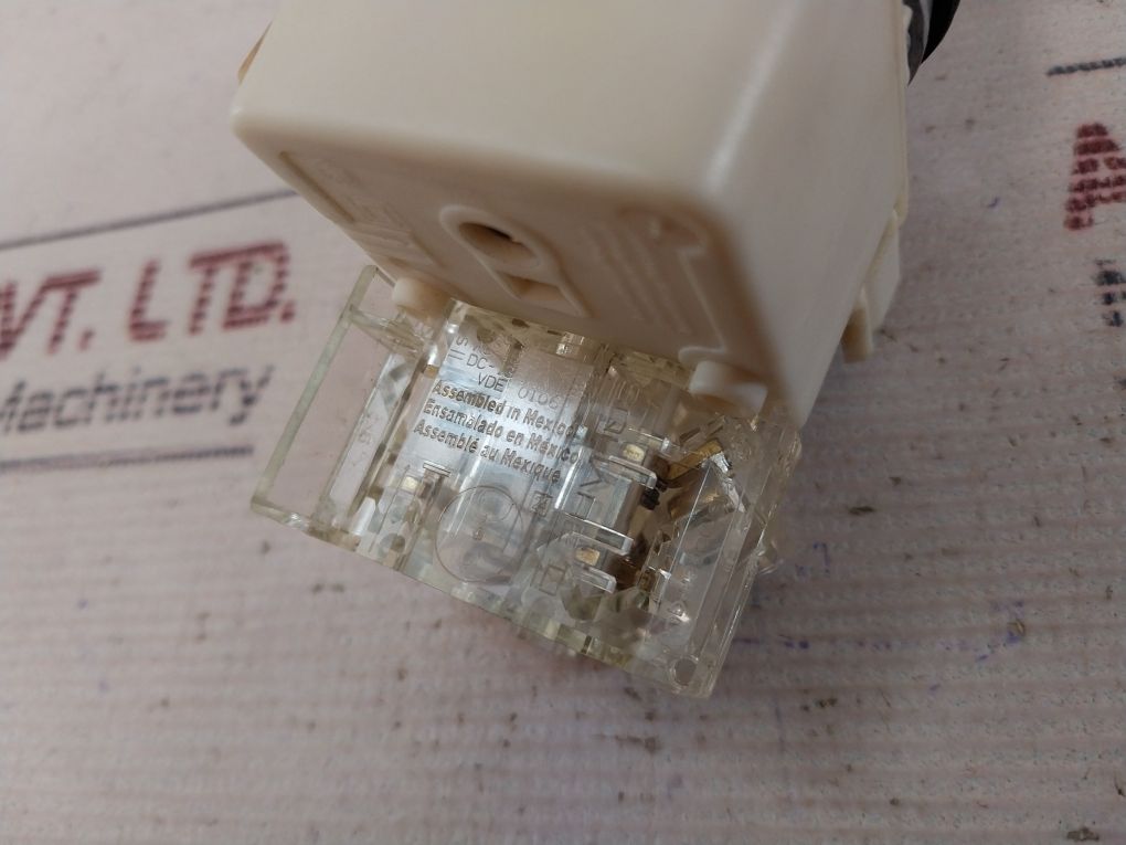 Telemecanique/Schneider Electric 9001Km35Ly Pilot Light Lamp Module 24-28V Ac-dc