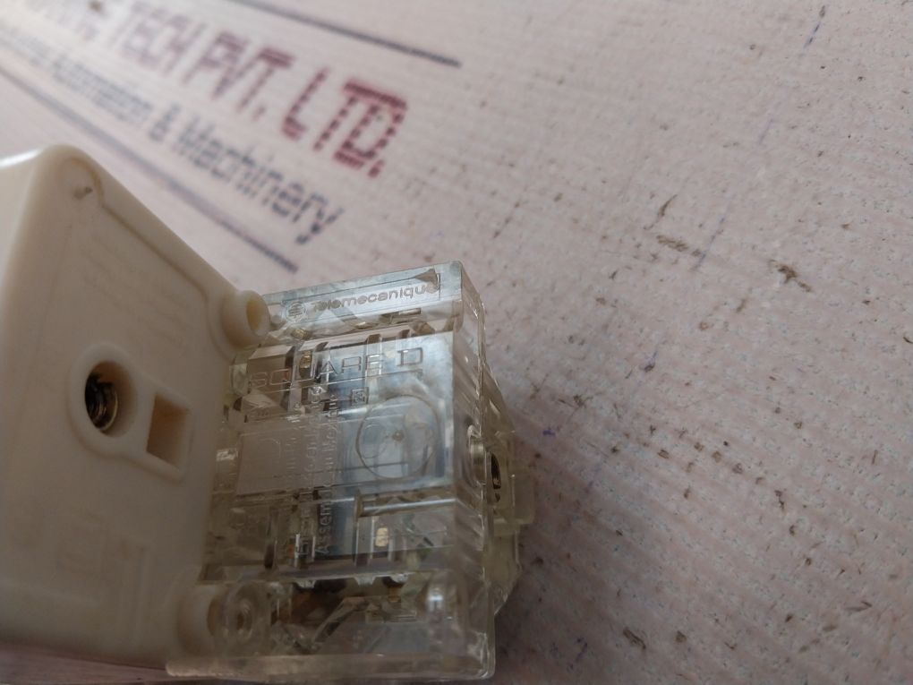 Telemecanique/Schneider Electric 9001Km35Ly Pilot Light Lamp Module 24-28V Ac-dc
