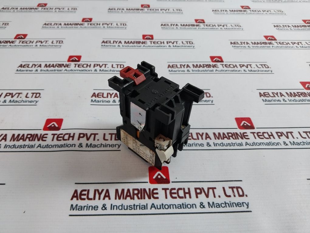 Telemecanique Ca2-dn1319 •A65 Contactor W/ Aux Contact Block