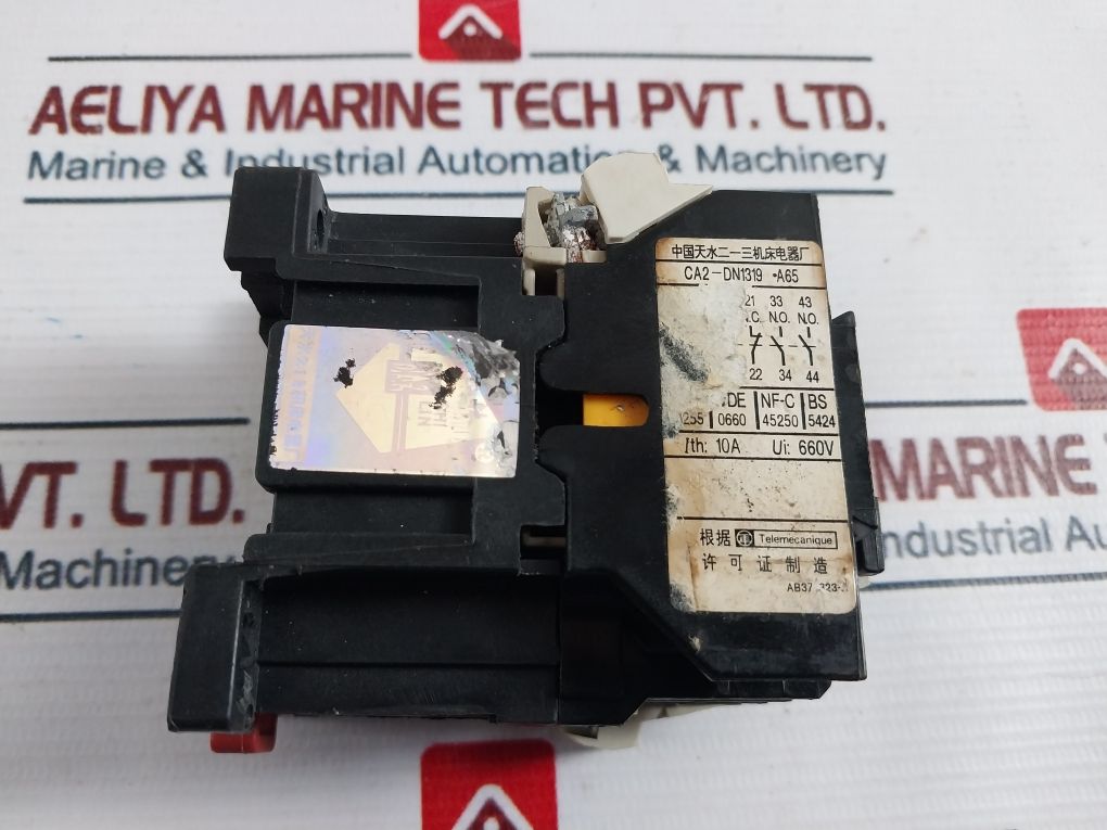 Telemecanique Ca2-dn1319 •A65 Contactor W/ Aux Contact Block