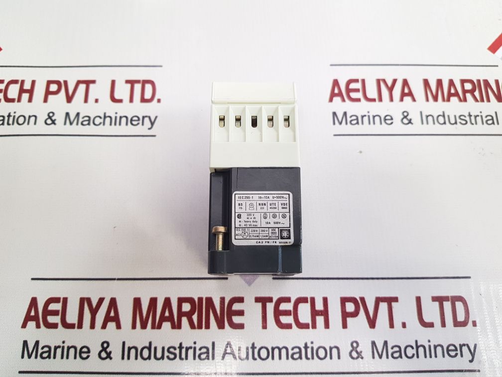 Telemecanique Ca2-fn 122 Control Relay