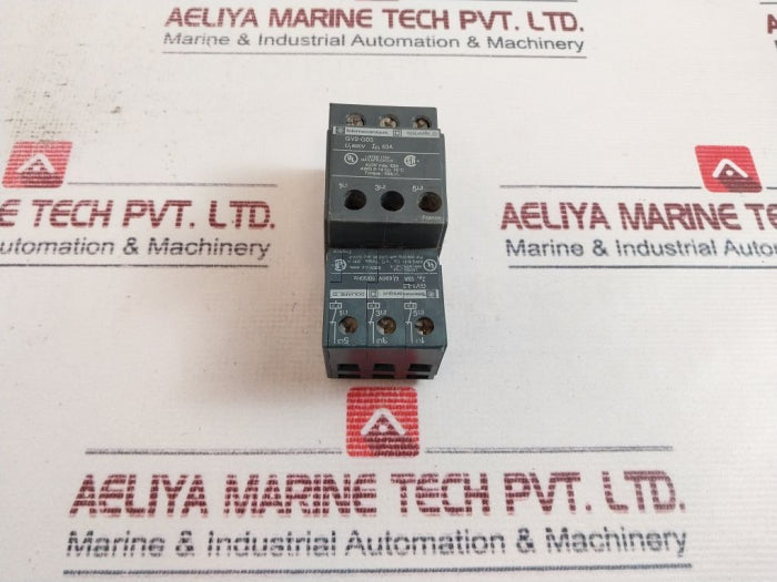 Telemecanique Gv2-g05 Terminal Block With Circuit Breaker Gv1-l3