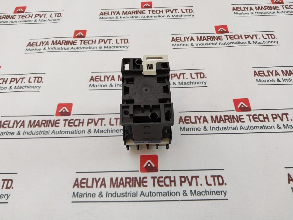 Telemecanique Lc1D0901M7 Contactor 1000V 25A