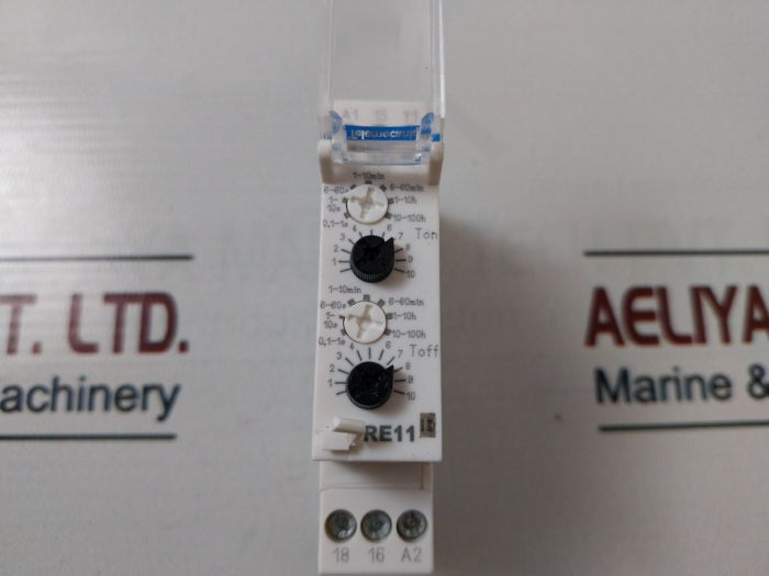 Telemecanique/Schneider Electric RE11 RL MU Din Rail Multi Function Timer Relay