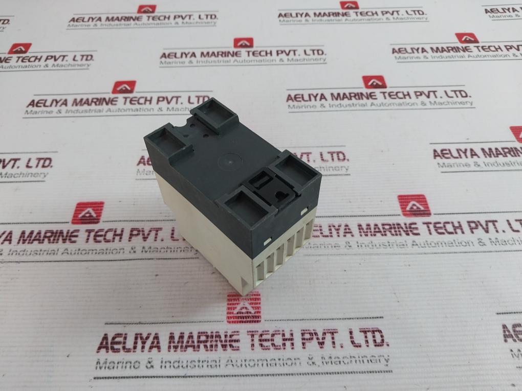 Telemecanique Rm4Ja32Mw Current Measurement Relay 24-240V 50/60Hz